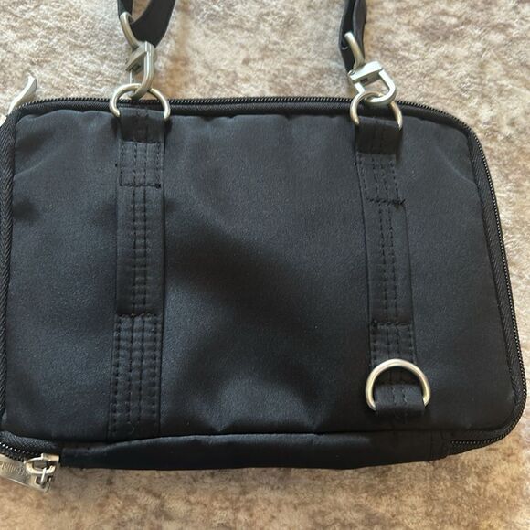 Baggalini Black Crossbody /belt bag/sling Bag with Adjustable Strap - Picture 3 of 7